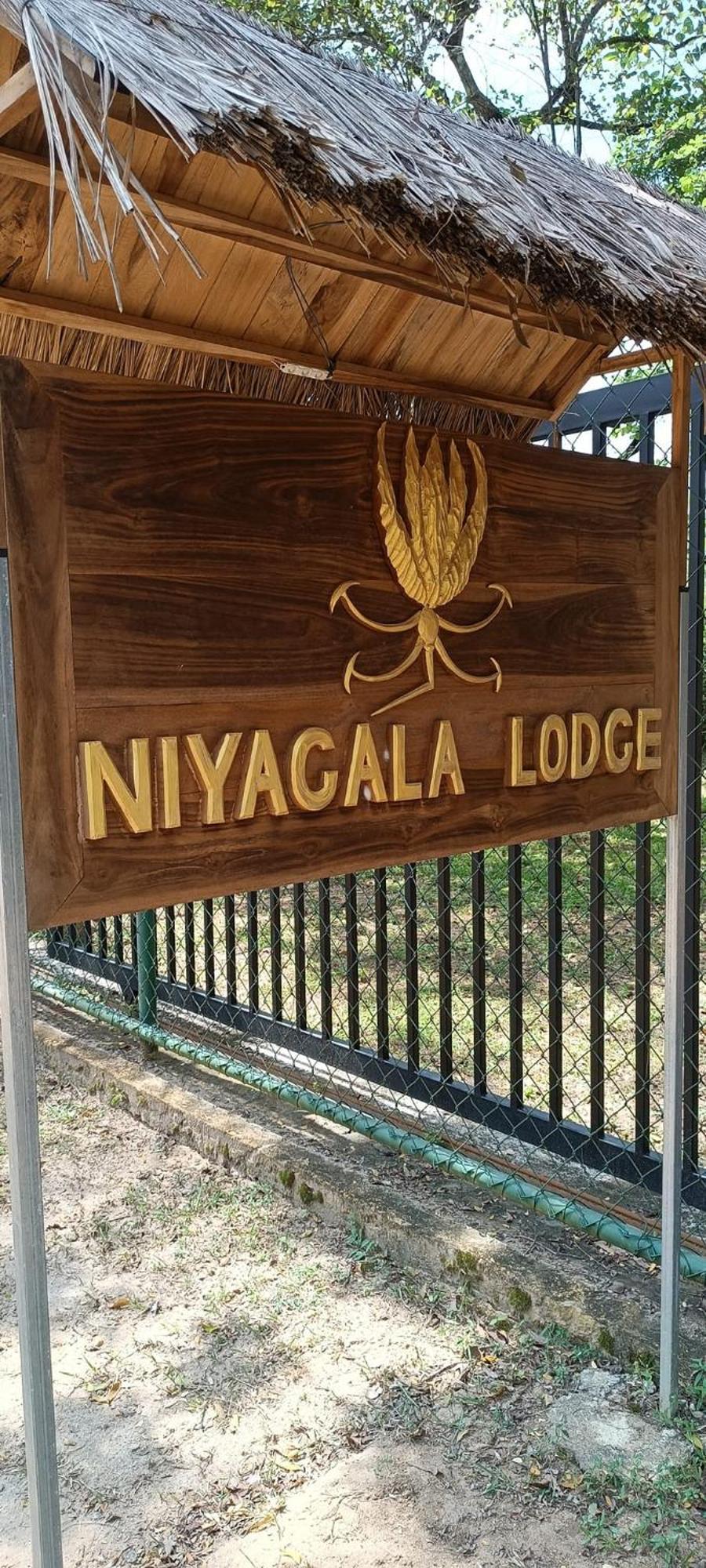 Hotel Niyagala Lodge Сигирия Экстерьер фото