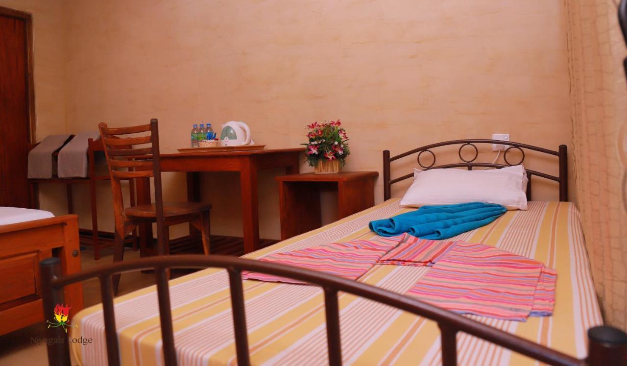 Hotel Niyagala Lodge Сигирия Экстерьер фото