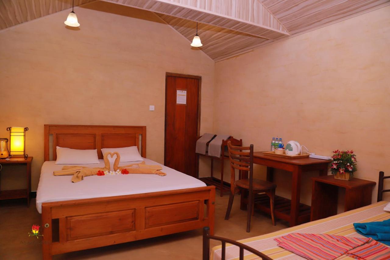 Hotel Niyagala Lodge Сигирия Экстерьер фото