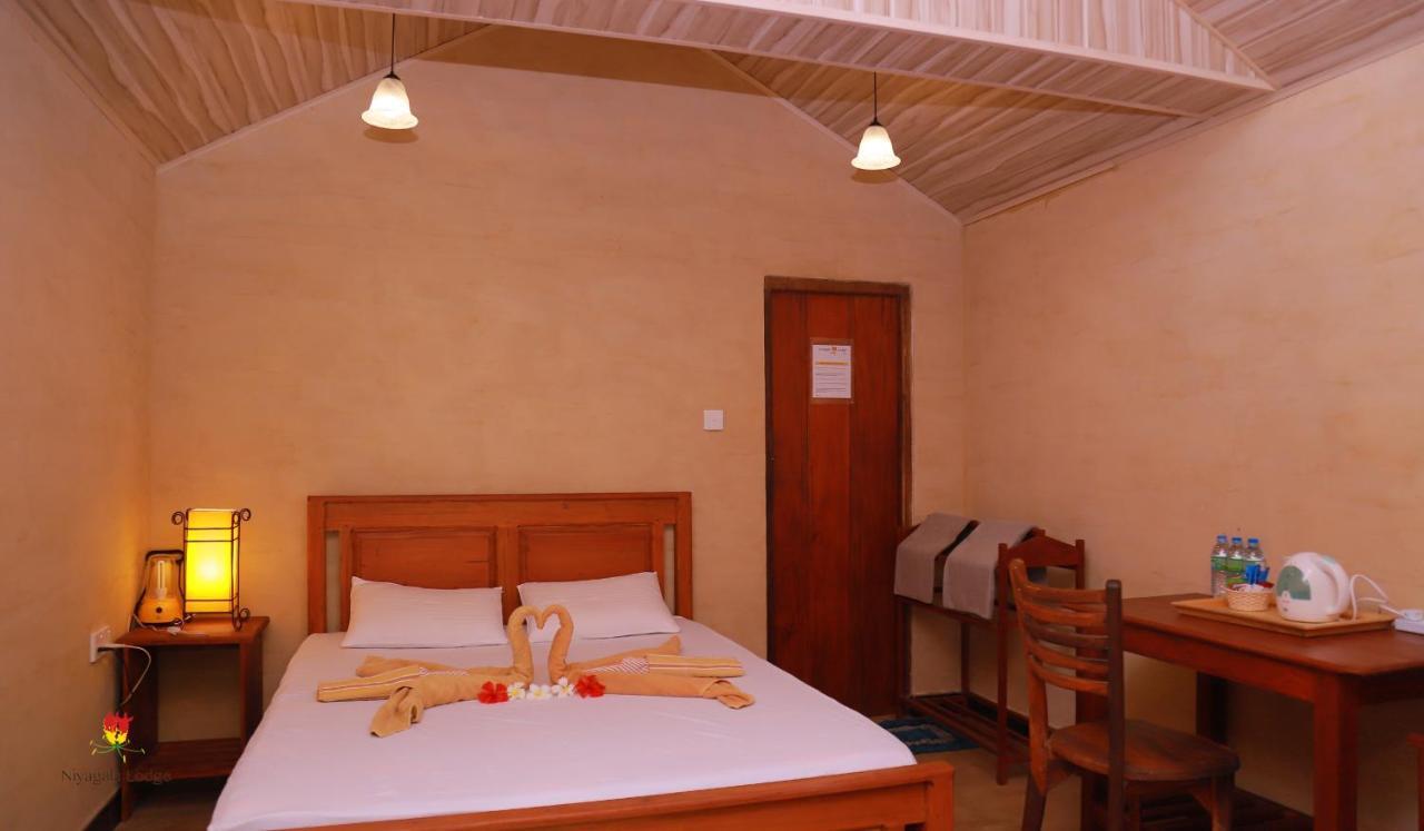 Hotel Niyagala Lodge Сигирия Экстерьер фото