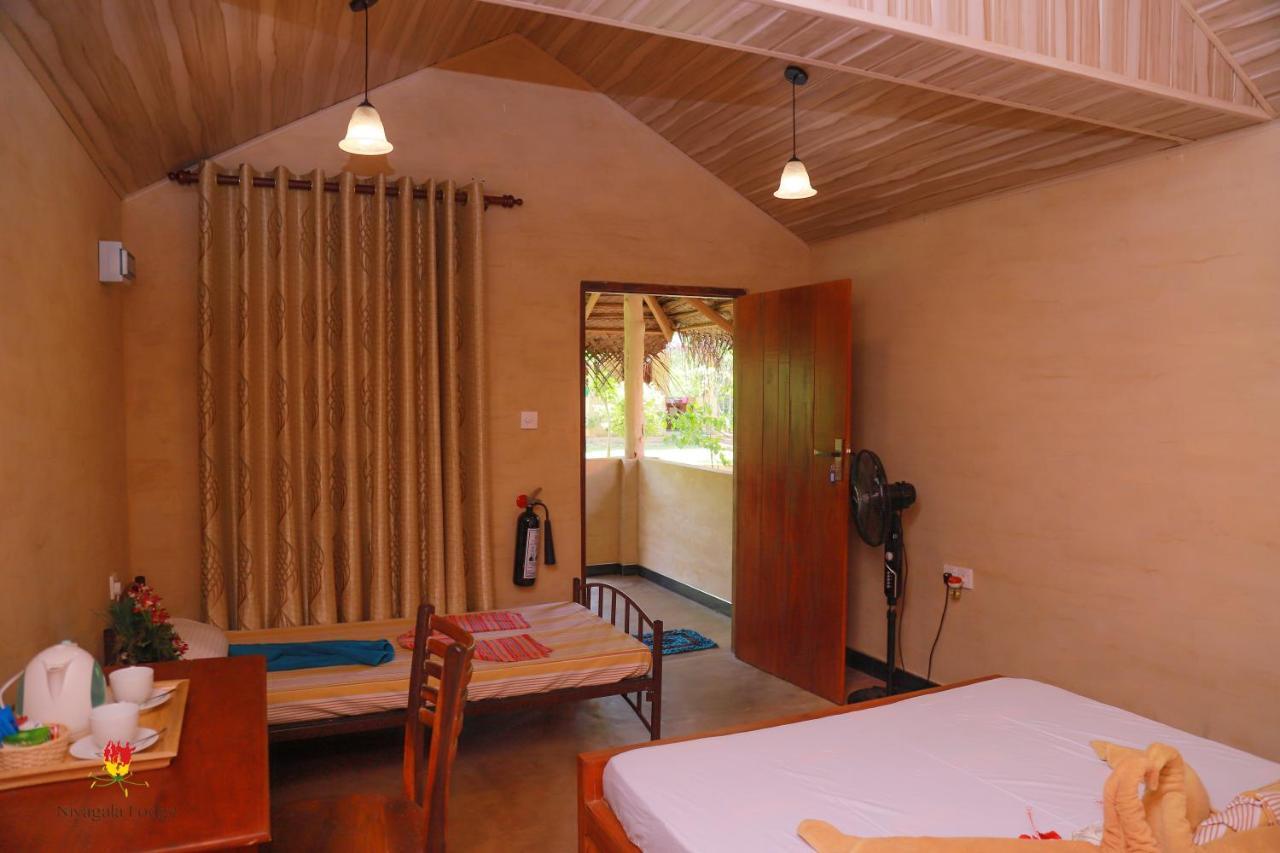 Hotel Niyagala Lodge Сигирия Экстерьер фото